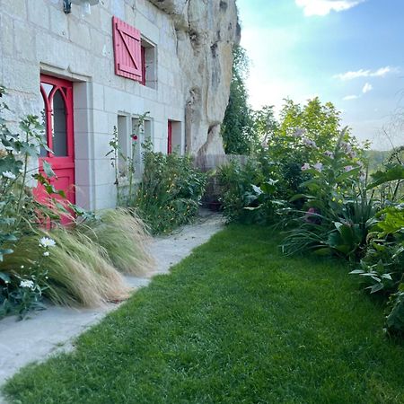 Gite Des Perreyeurs - Maison Troglodyte Avec Vue Sur Loire Montsoreau Zewnętrze zdjęcie