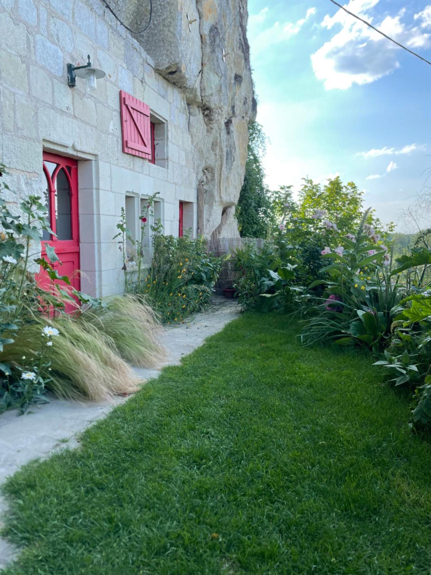 Gite Des Perreyeurs - Maison Troglodyte Avec Vue Sur Loire Montsoreau Zewnętrze zdjęcie